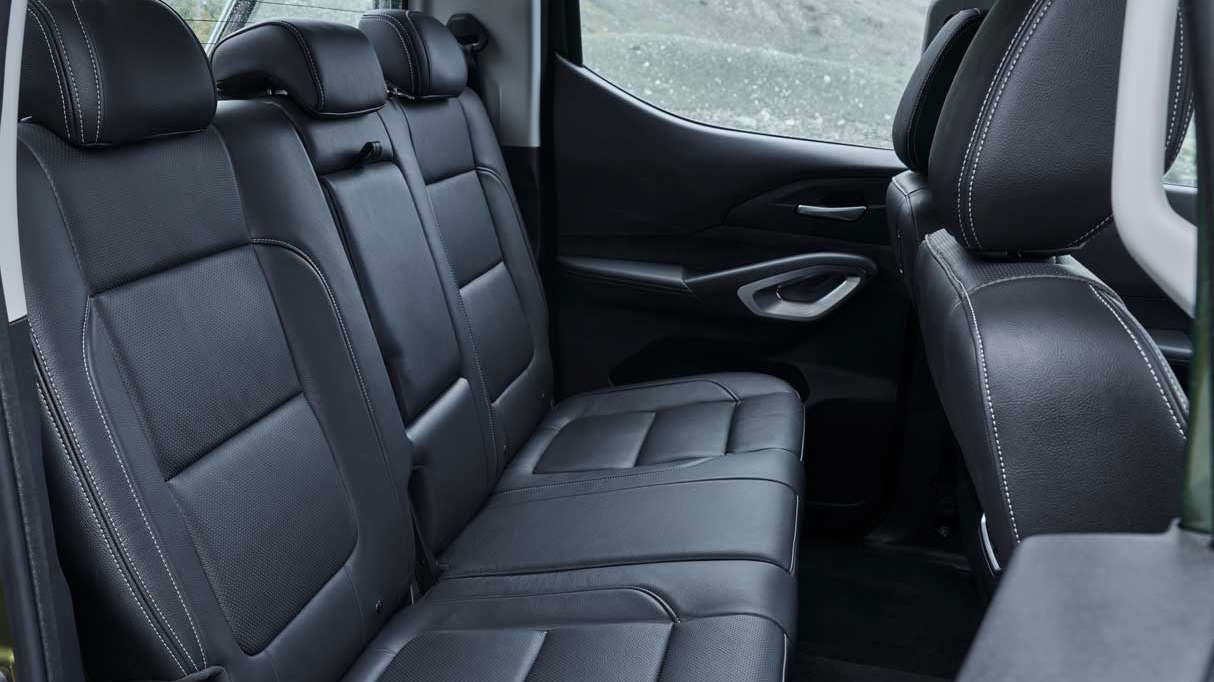 Салон Peugeot Landtrek, складані задні сидіння