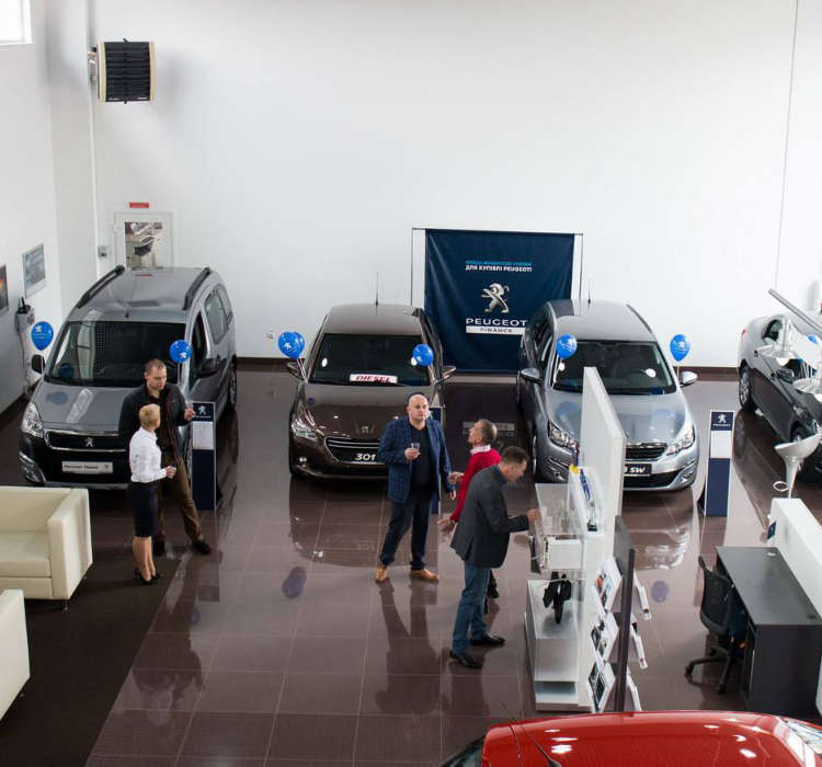 Виставкова зала автосалону Peugeot «МТВ» у Рівному